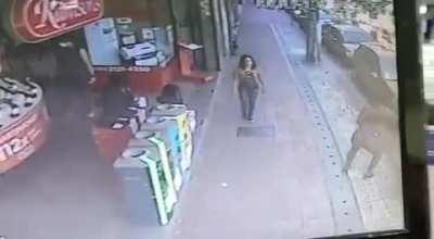 surra de bunda em plena luz do dia em Manaus (SFW)