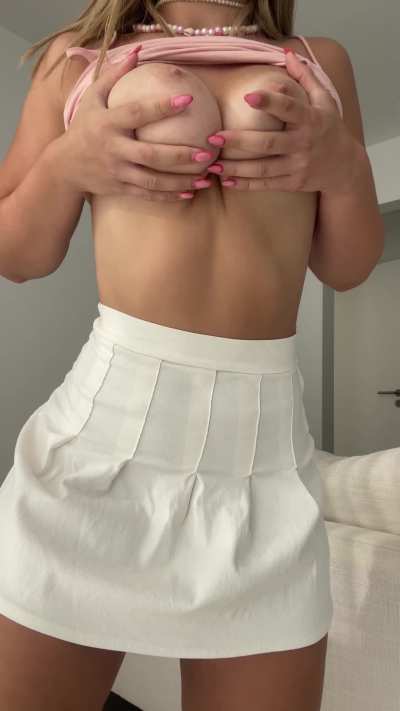 Hope you like the view of bouncing boobs [oc drop]