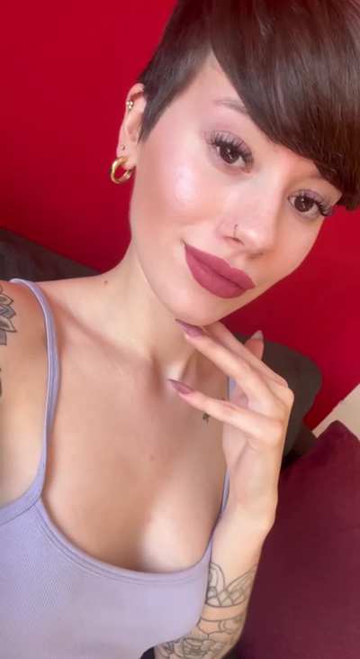 Play with my nipples please.. do you want it daddy