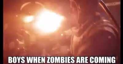 الي لعب الزومبي وطالع والكينق ديد راح يفهم😂👍🏻