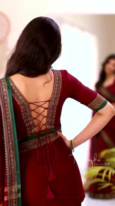 Actress Malina hot saree