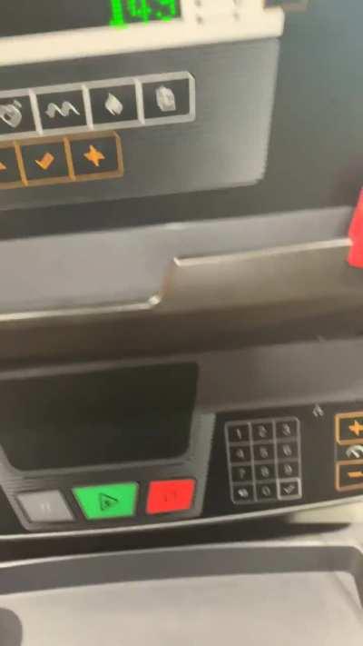 Lady in my apartment complex thinks whole gym wants to hear about her dating life