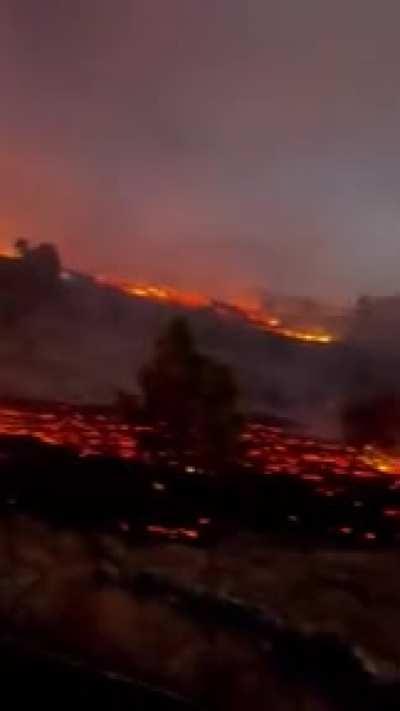 It's not a movie set... Just La Palma volcano