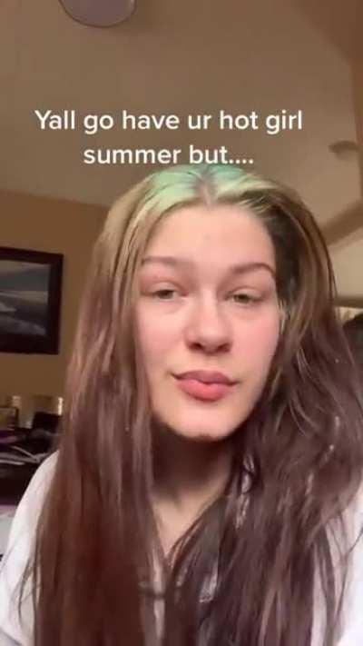 When your “look at how hot i am” reveal just consists of turning off the light 😖