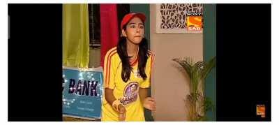 Arjun Tendulkar bowling to Shubman Gill in IPL and Sara cheering!!