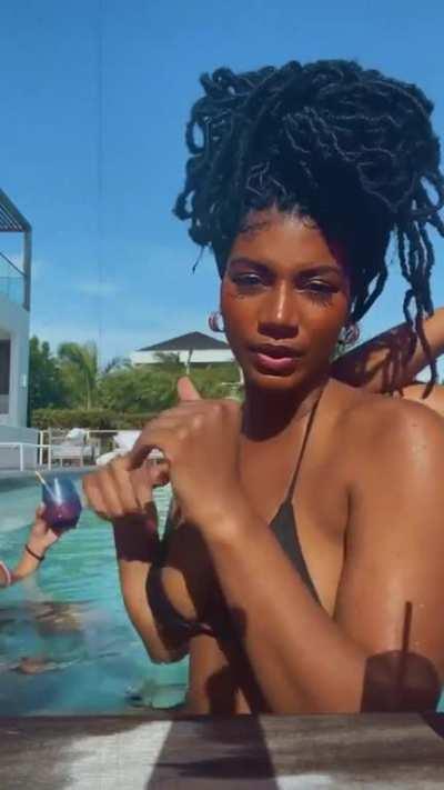 Taylor Rooks, DJ Millie & the gang🔥🔥🔥 Cant wait 4 their next get together