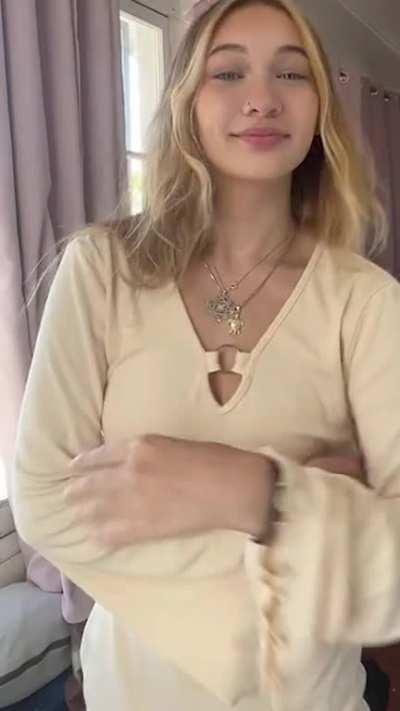 canary yellow zoomed