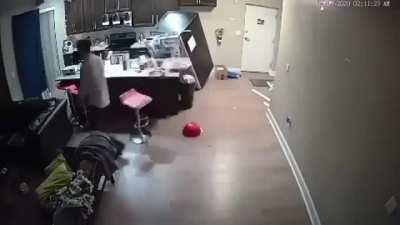 Glad this dude isn't my roommate