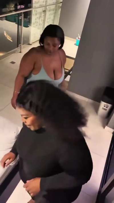 So much meat in one place 🤤 [Britney & Liso]