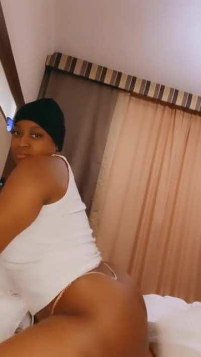 backshooottssss🍑💦💦