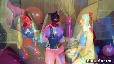 I love playing with balloons! 🎈