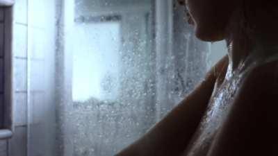 Margot Robbie in the shower