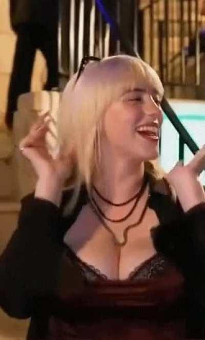 Billie eilish bouncing