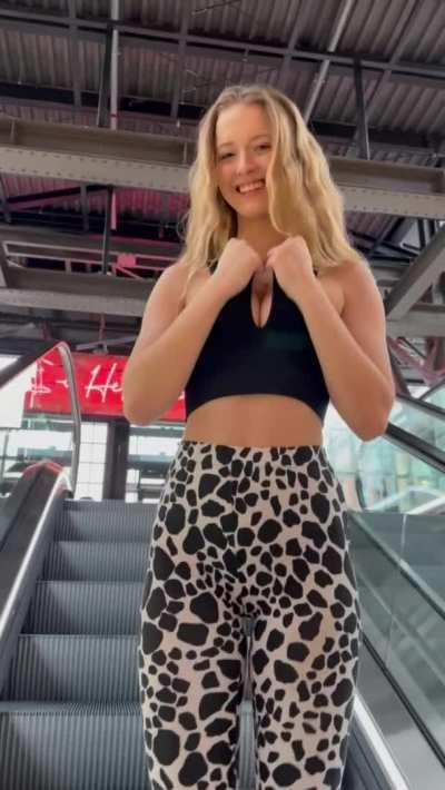 giving everyone a nice view :3 [u/lilpolishangel]