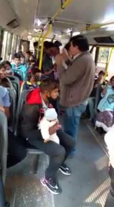 Los aliados del Kirchnerismo Misioneros, arreando gente humilde por un choripan