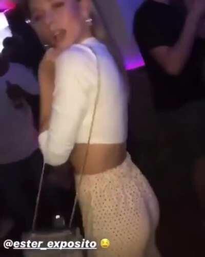 Ester dancing !
