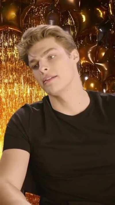 Peyton Elizabeth Lee