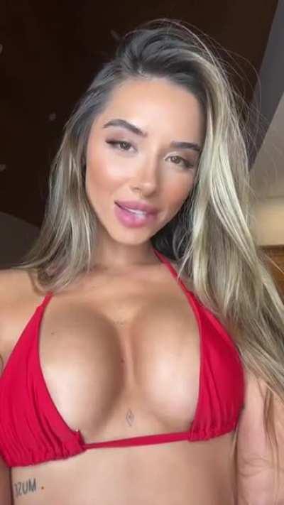 Imagine them bouncing in your face🤤