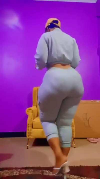 thicc cakes from Kenya 🤤