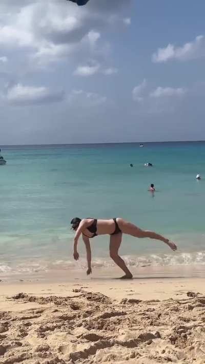 Having Fun At The Beach | IG Story | January 2025