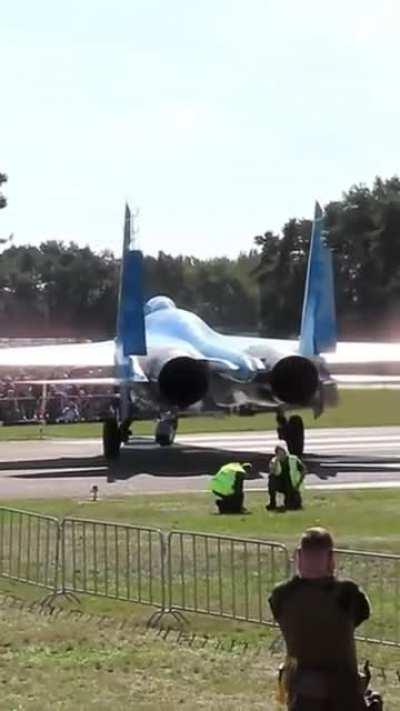 Ducking behind jet engines exhaust