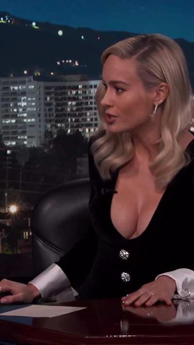 Another day, another collection of Brie and her iconically sexy black dress! 🖤