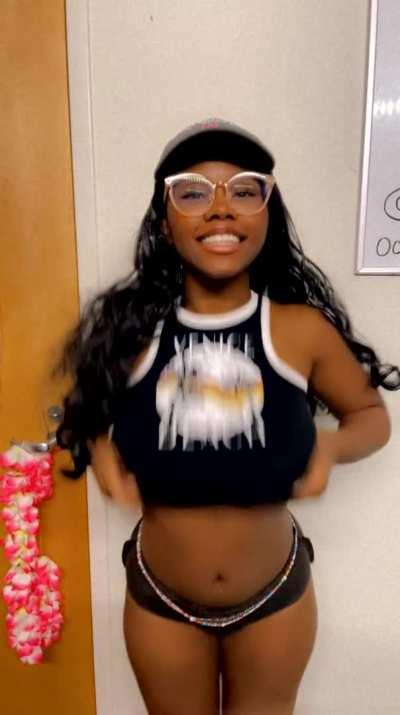 Come join my fansly! Get a membership for only 3 dollars and a free dick rate whenever you sub!