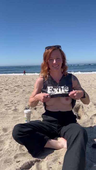 Flashback Friday to when I was flashing on a very busy beach. [GIF]