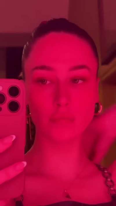 Elsie in black top and pants - IG January 2025