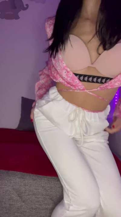 (doll) come take my bra off if you're a real man