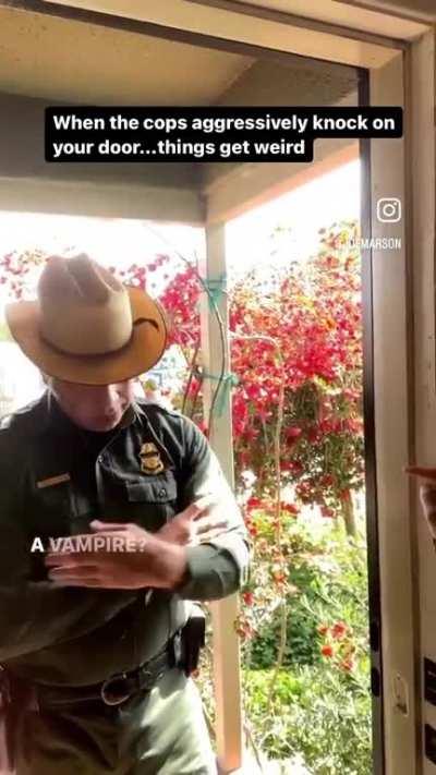 Musician gets aggressive noise complaint from cop