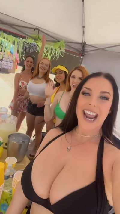 Santa Monica Lemonade Stand