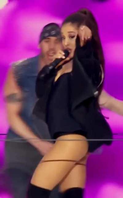 His little butt is perfect 🍑