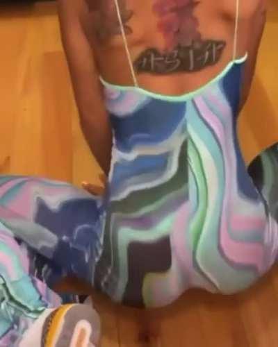 COI SHAKING ASS 🥵