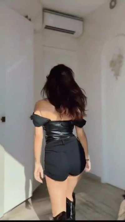 Avneet Kaur is such a tease