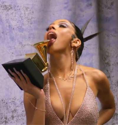 Doja Cat - Grammy lick 2
