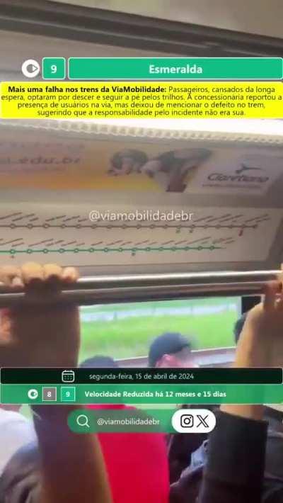 Linha 9 privatizada: passageiros cansam de esperar trem voltar a funcionar e terminam percurso a pé pelos trilhos. Crédito: @viamobilidadebr