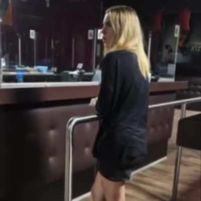 Girl on guy beat down