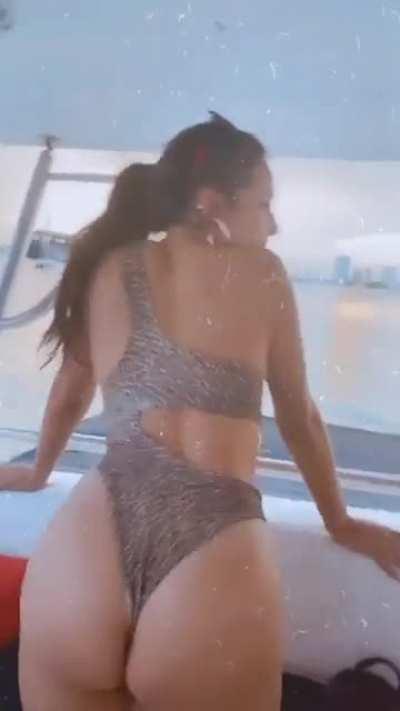 Leli Hernandez's twerk 😏