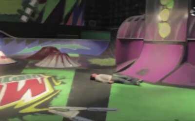 Attempting a vertical skate Ramp (+ no helmet)