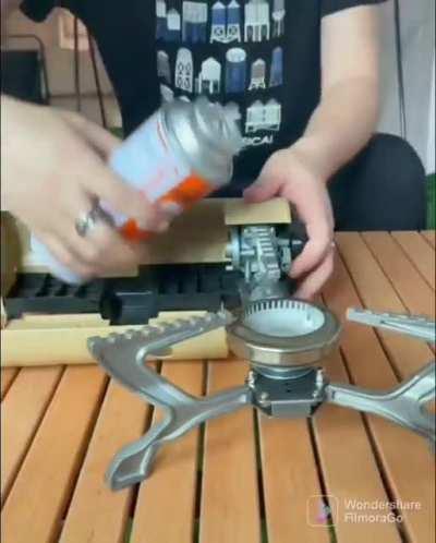 This compact version of the mini gas stove