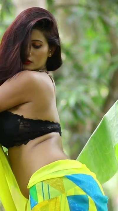 Hot Navel and backless