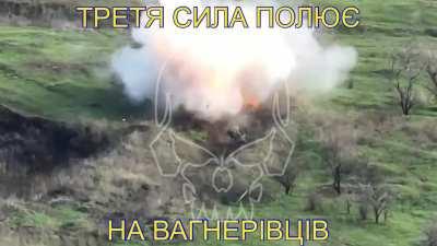 Ukrainian ATGM strike on a group of 7 Wagner contractors