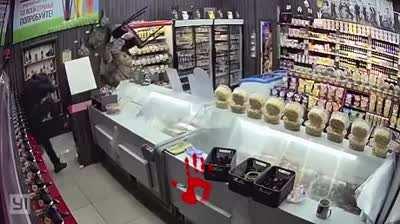 Robbery attempt goes horribly wrong