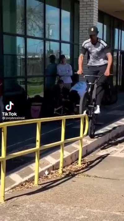 twin trippin 😂😂😂