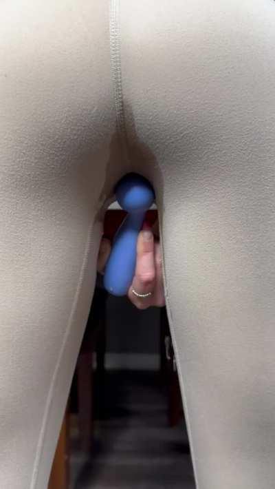 I love squirting in my yoga pants 🥰💦