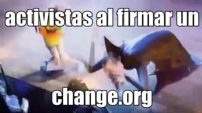 activistas luego de firmar un change.org