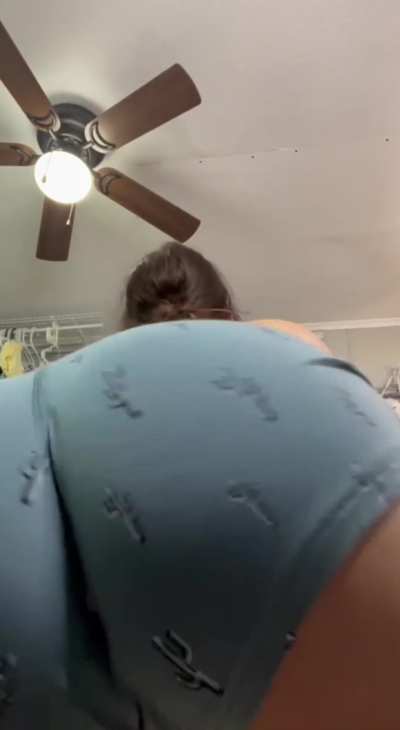 I'm picking random guys to send nudes to, who is in? ( only the first 100 :)