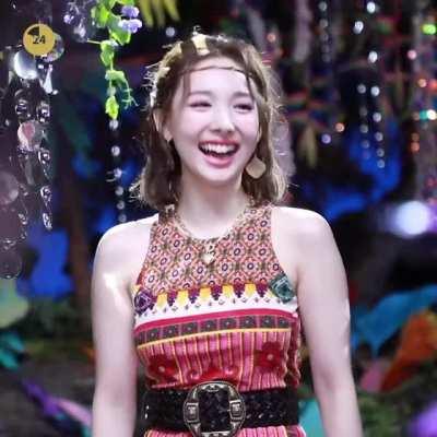 Brightly smiling Nayeon