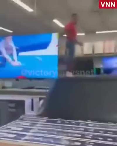 Self proclaimed “King Kong” pushes TVs on display at Costco.
